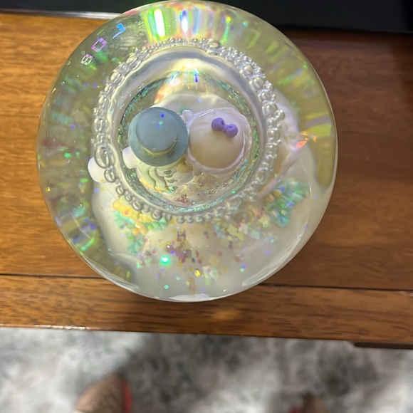 Precious moments, snow globe, ‘we wish you a merry Christmas’. - Picture 8 of 8